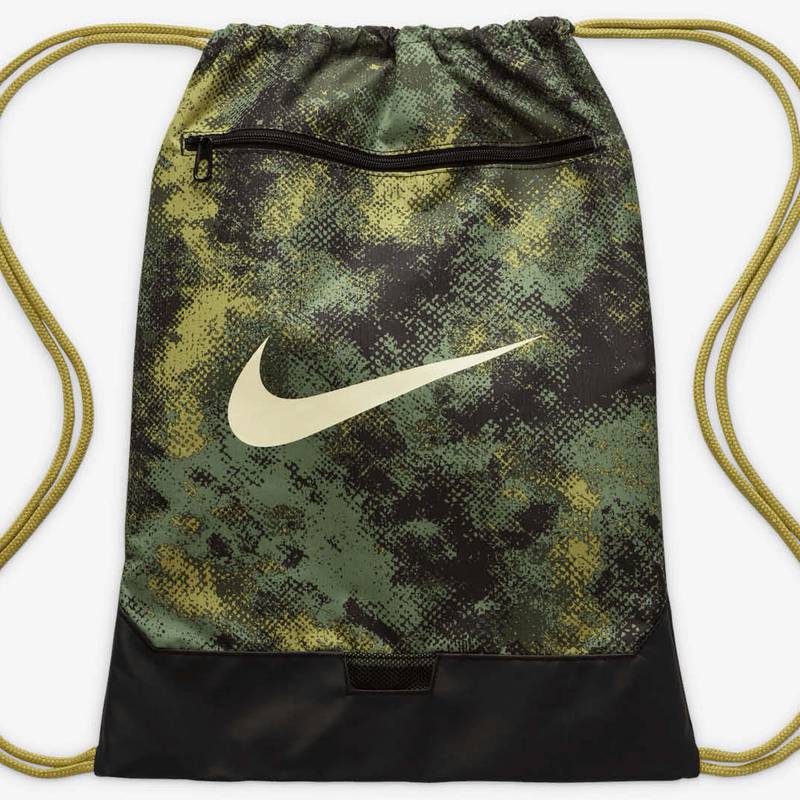 Рюкзак-мішок Nike NK BRSLA DRWSTG 9.5 CAMO AOP 18L хакі, чорний Уні 36x51х5 см DT-FZ2613-386, рис. 0