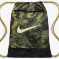 Рюкзак-мішок Nike NK BRSLA DRWSTG 9.5 CAMO AOP 18L хакі, чорний Уні 36x51х5 см DT-FZ2613-386, прев. 0