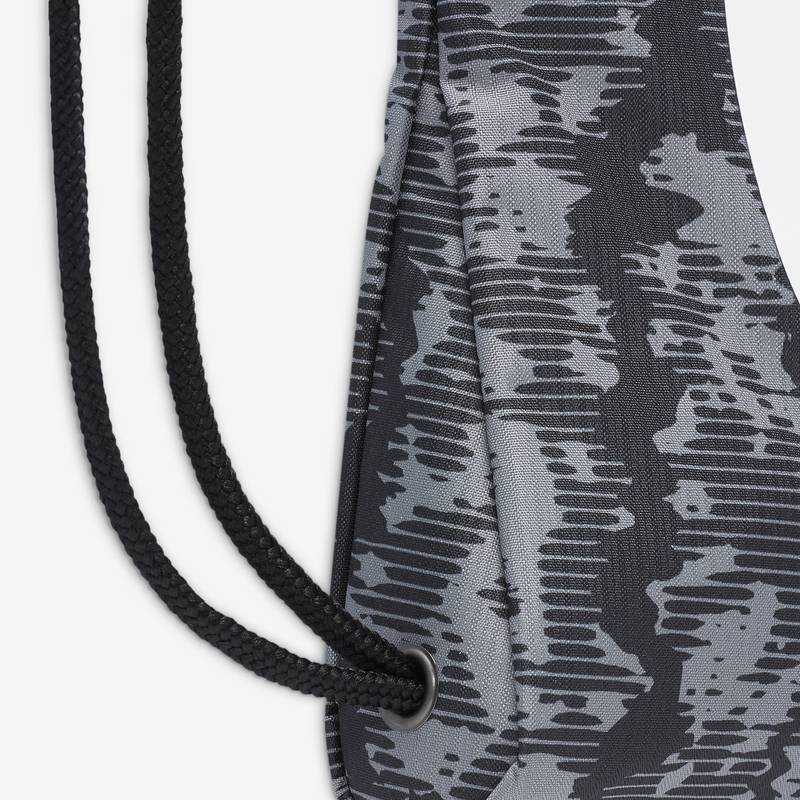 Рюкзак-мішок Nike Y NK DRAWSTRING - CAT AOP FA24 12L чорний, сірий Діт 35х46 см DT-FZ2544-060, рис. 3