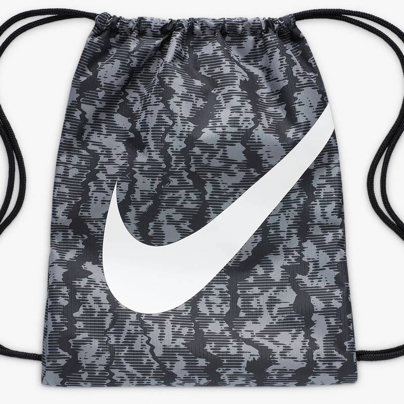 Рюкзак-мішок Nike Y NK DRAWSTRING - CAT AOP FA24 12L чорний, сірий Діт 35х46 см DT-FZ2544-060, рис. 0