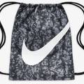 Рюкзак-мішок Nike Y NK DRAWSTRING - CAT AOP FA24 12L чорний, сірий Діт 35х46 см DT-FZ2544-060, прев. 0