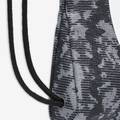 Рюкзак-мішок Nike Y NK DRAWSTRING - CAT AOP FA24 12L чорний, сірий Діт 35х46 см DT-FZ2544-060, прев. 3