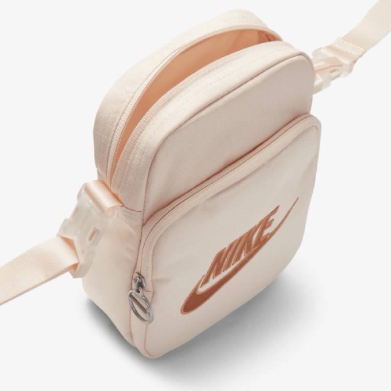 Сумка на плече Nike NK HERITAGE CROSSBODY - MTLC M 4L бежевий Уні 18x7,5x23 см DT-FB3041-838, рис. 3