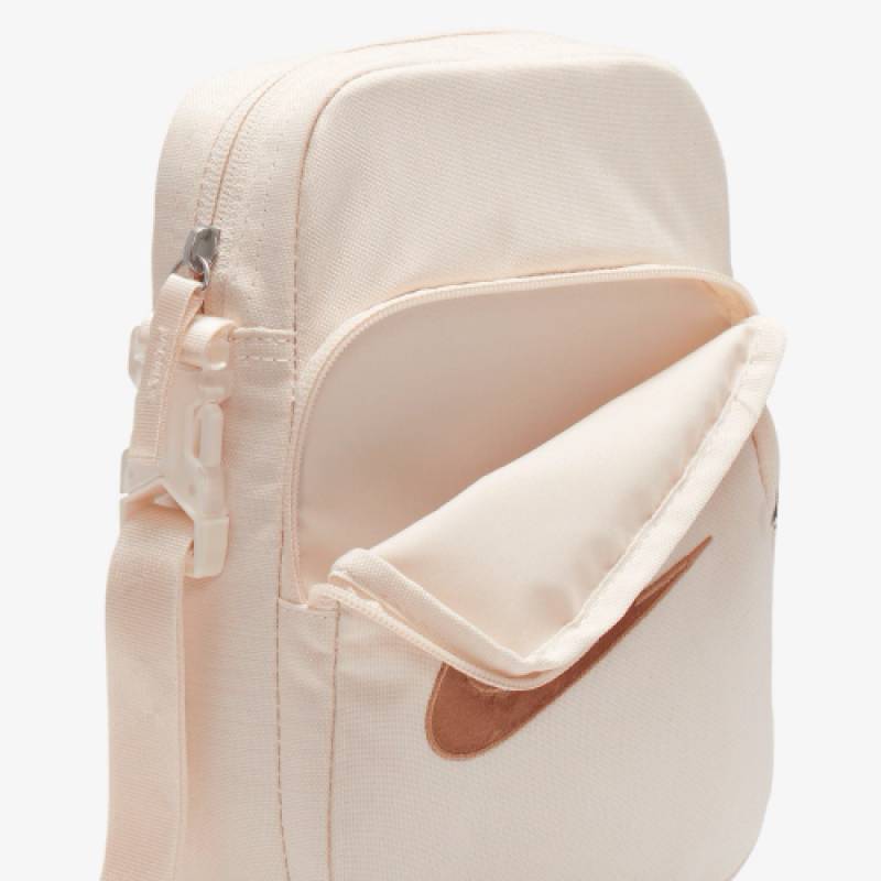 Сумка на плече Nike NK HERITAGE CROSSBODY - MTLC M 4L бежевий Уні 18x7,5x23 см DT-FB3041-838, рис. 4