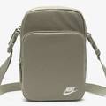 Сумка на плече Nike NK HERITAGE CROSSBODY 4L хакі Уні 23х18х8 см DT-DB0456-320, прев. 0