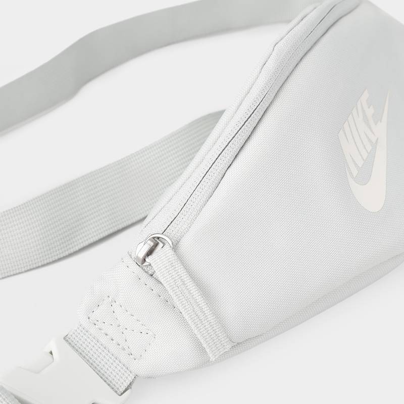 Сумка на пояс Nike NK HERITAGE S WAISTPACK 1L сірий Уні 28x8x13 см DT-DB0488-035, рис. 4