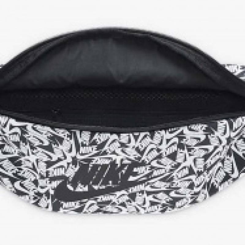 Сумка на пояс Nike NK HERITAGE WAISTPCK - ACCS PR білий, чорний Уні 10 x 41 x 15 см DT-FD5593-010, рис. 4