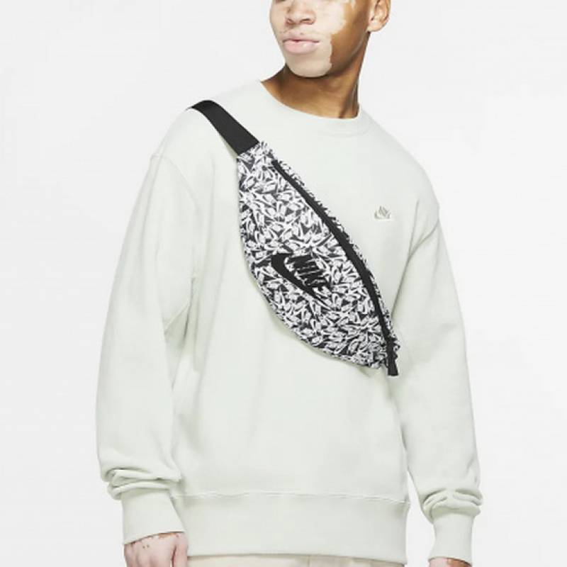 Сумка на пояс Nike NK HERITAGE WAISTPCK - ACCS PR білий, чорний Уні 10 x 41 x 15 см DT-FD5593-010, рис. 0