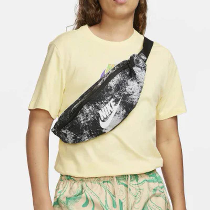 Сумка на пояс Nike NK HRITG WSTPCK-RORSCHACH 2L чорний, білий сірий Уні 41х10х15 см DT-FN0890-100, рис. 0