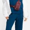 Сумка через плече Nike NK NSW ESSNTL CRSSBDY-MTL PULL 1L бордовий Уні 20.5x12.5x5 см DT-FB2850-681, прев. 2