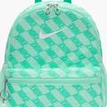 Рюкзак Nike Y NK BRSLA JDI MNI BK-AOP FA25 11L бірюзовий Діт 25 x 33 x 13 см DT-HV6481-353, прев. 0