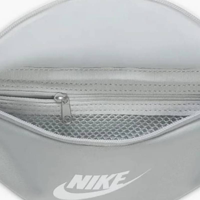 Сумка на пояс Nike NK HERITAGE S WAISTPACK 1L сірий Уні 28 x 8 x 13 см DT-DB0488-034, рис. 4
