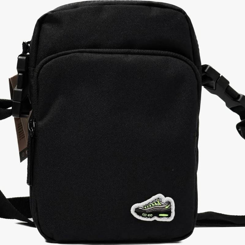 Сумка через плече Nike NK HRTGE CRSSBY-AIRMAX 95 4L чорний Уні 15 x 23 x 8 см DT-HJ8329-010, рис. 1
