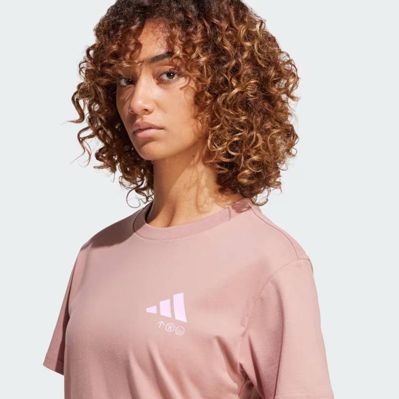 Женская футболка Lounge Verbiage Graphic Adidas JJ4089, рис. 5