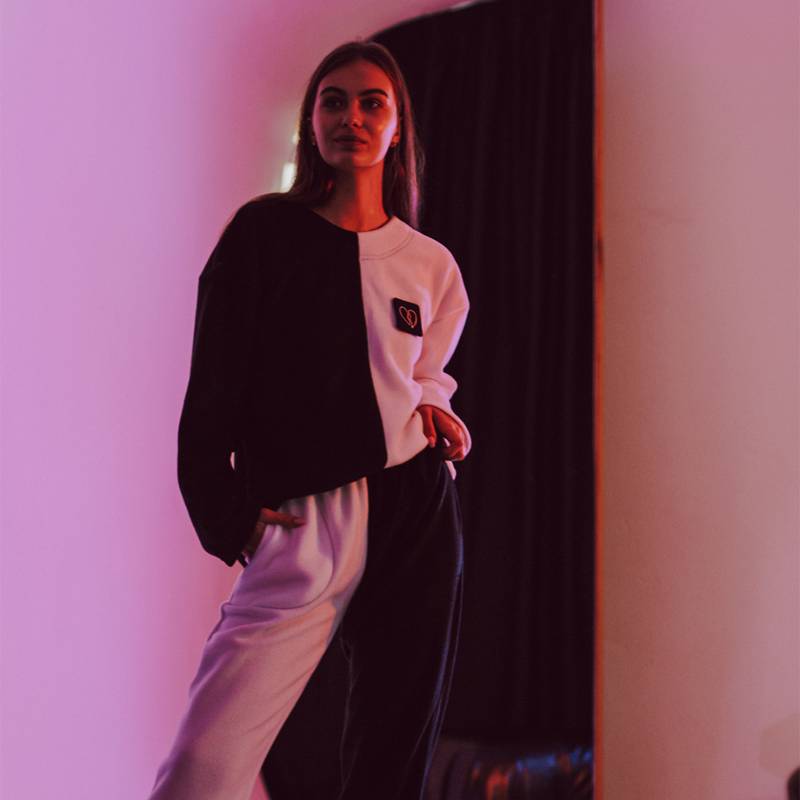 Женская флисовая теплая пижама бело-чёрная oversize + ПАТЧ на выбор Selerity pn01wb, рис. 2